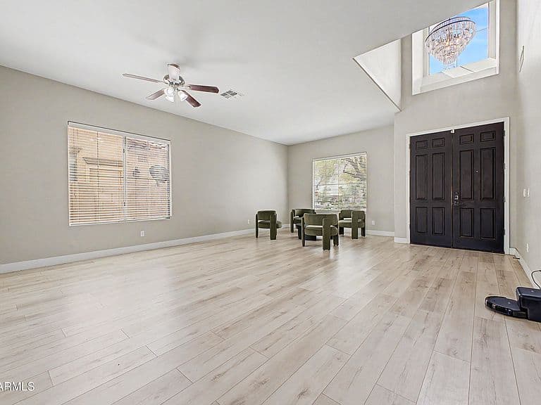45240 W WINDROSE Drive photo 3