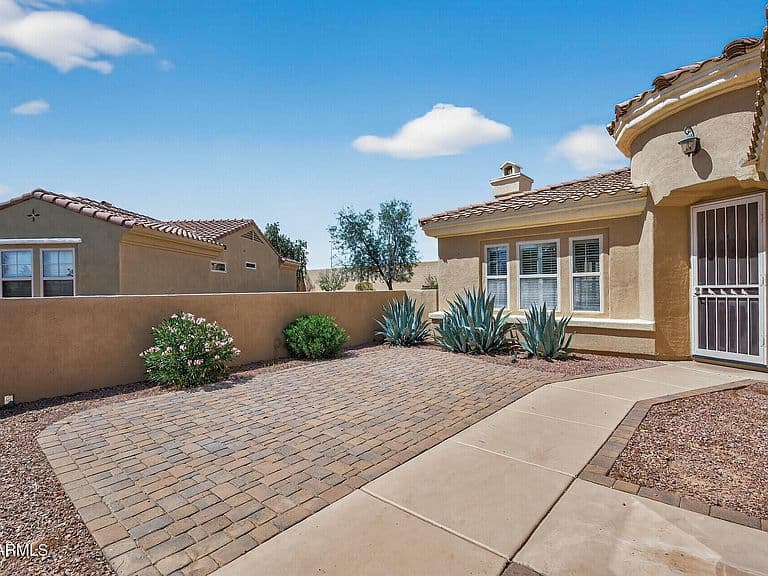 13840 W JUNIPERO Drive photo 3
