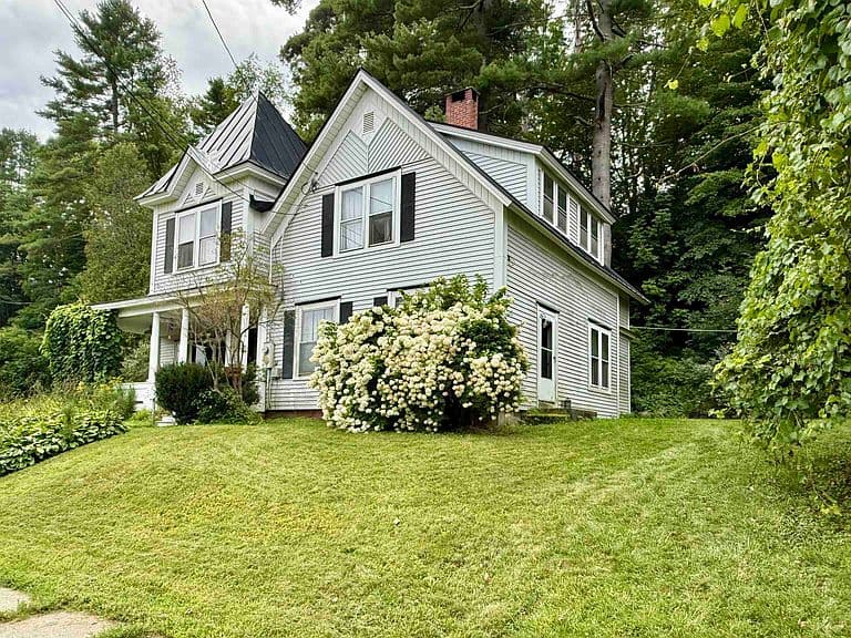 190 Pleasant Street photo 4