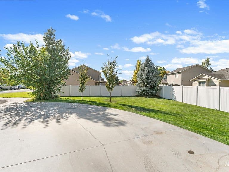 10536 Gossamer Ct photo 3