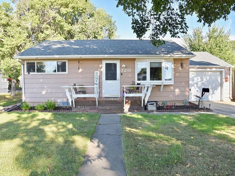 320 S Harrison Ave photo 1