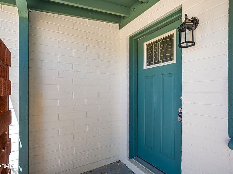 297 Steffen Street photo 5