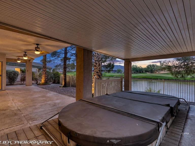 425 Greens Way photo 4