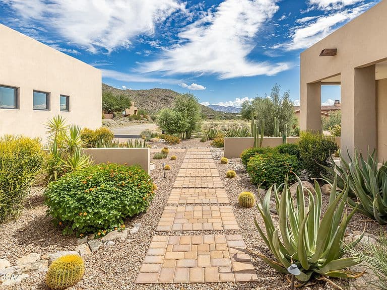 6134 W Seven Saguaros Cir photo 5
