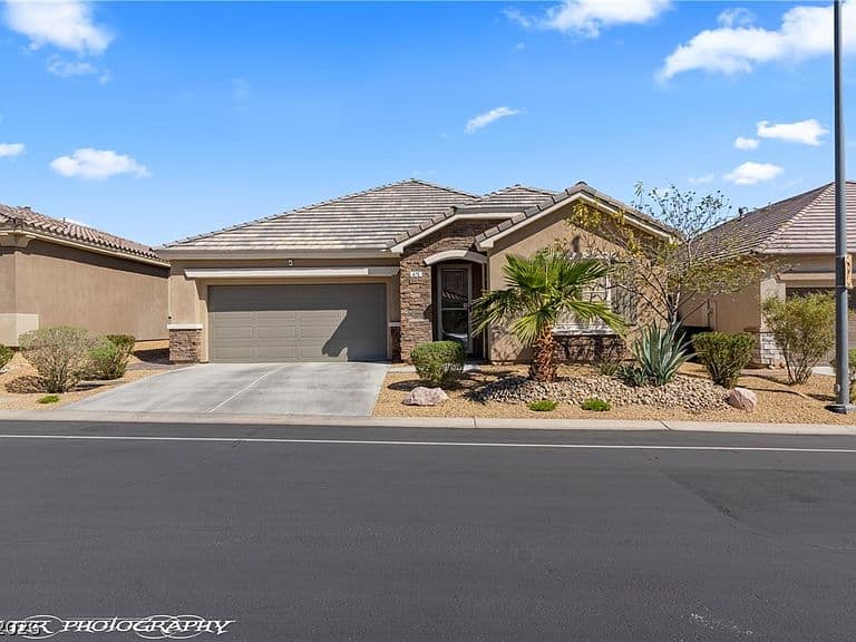 475 Verbena Ln photo 4