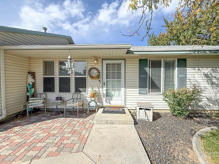 620 E Cougar Dr photo 2