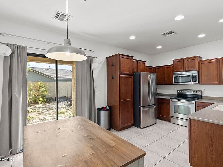 19369 W WOODLANDS Avenue photo 3
