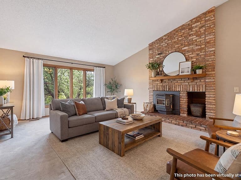 3005 Sunny Hill Cir photo 3