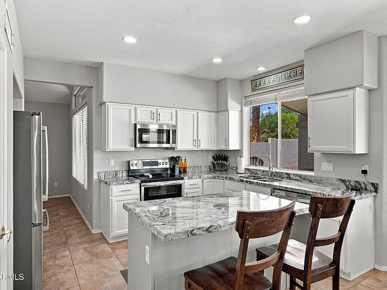 21103 N 63RD Drive photo 3