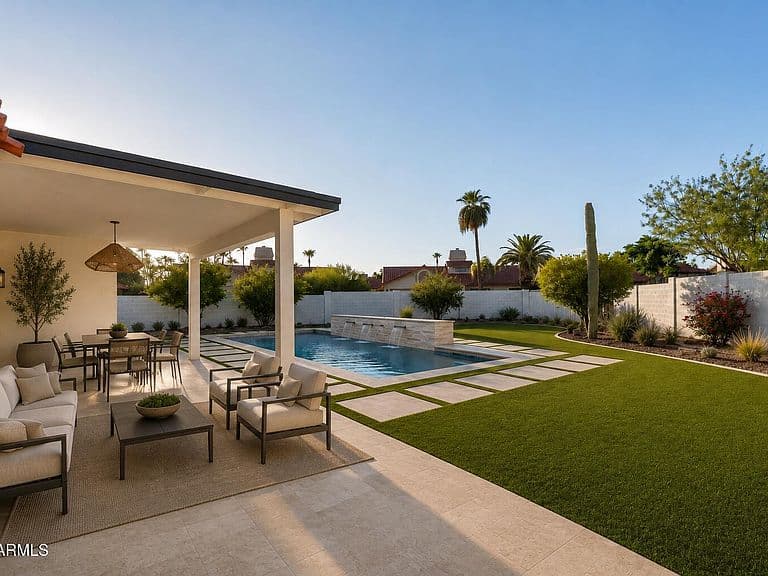 10572 E BELLA VISTA Drive photo 3