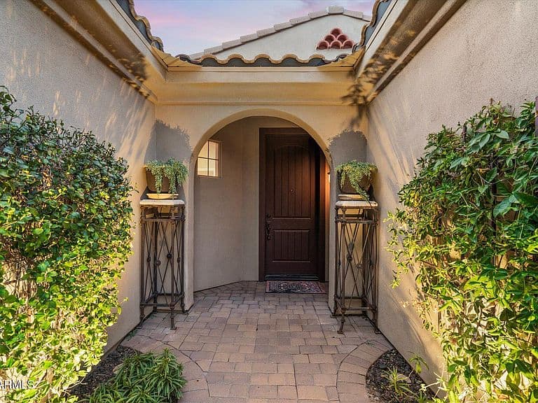 4424 E MURIEL Drive photo 3