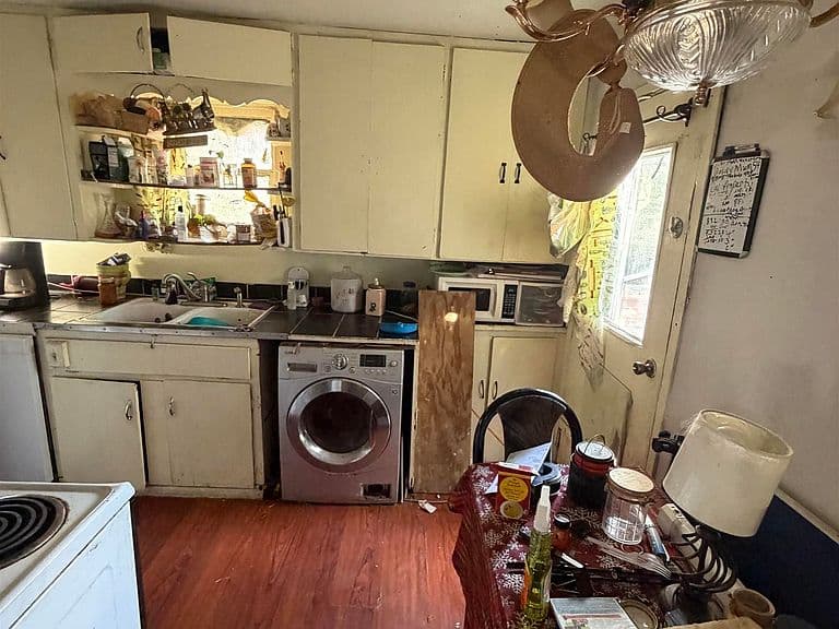 324 5th Ave W photo 5