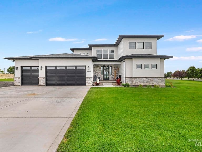 3826 Susan Cir E photo 1