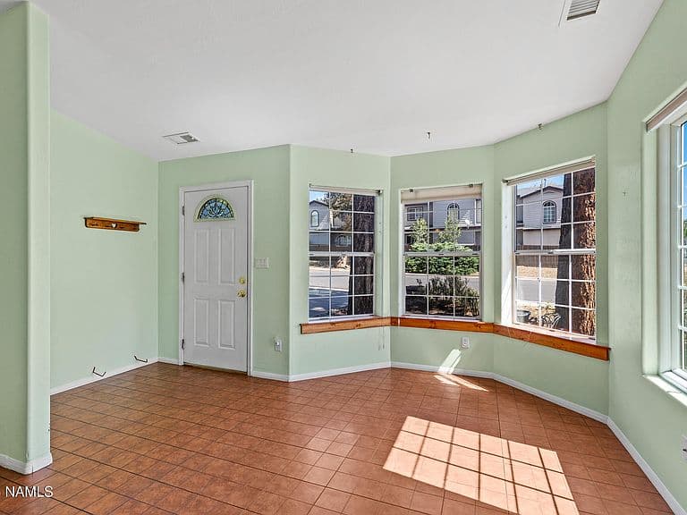 711 N Pine Cliff Dr photo 3