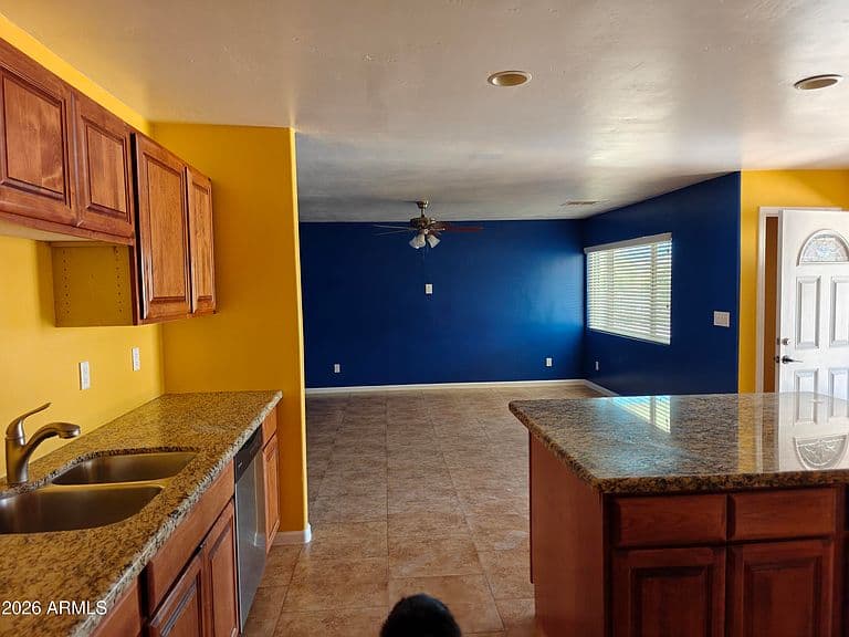2417 W ROUGHRIDER Road photo 3