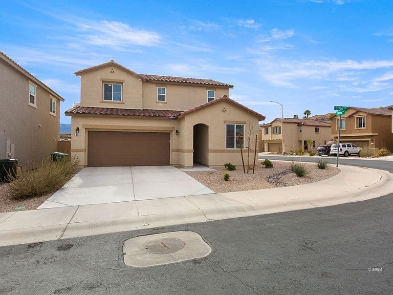 886 Orion Ln photo 3