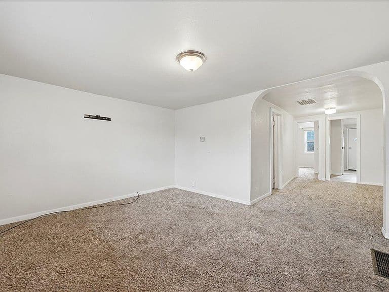 1120 N Canyon St photo 5