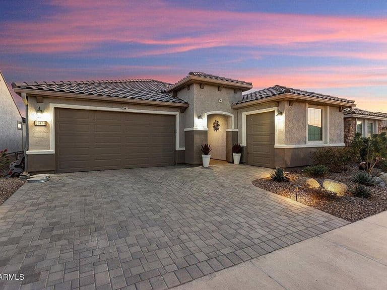 27453 W WAHALLA Lane photo 1