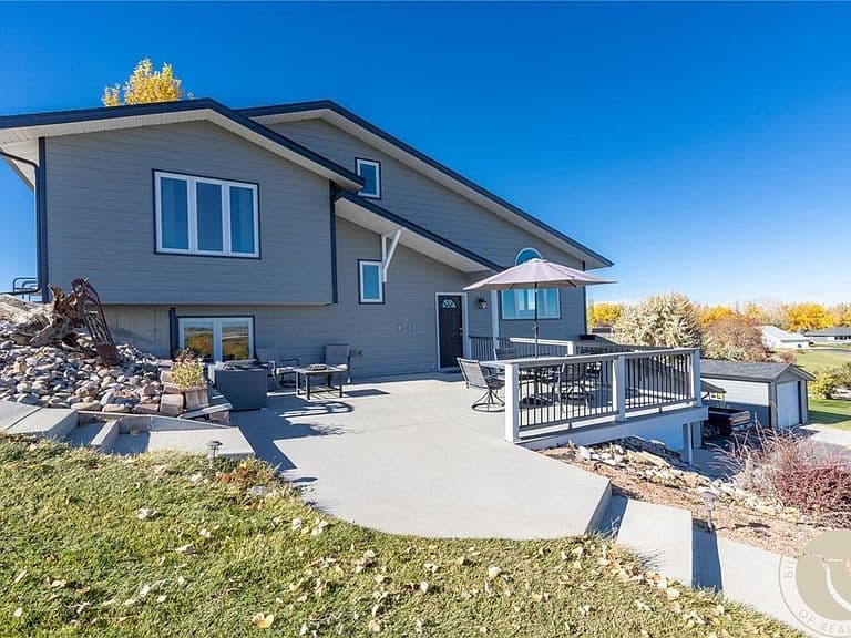 1246 Chipper Ln photo 2
