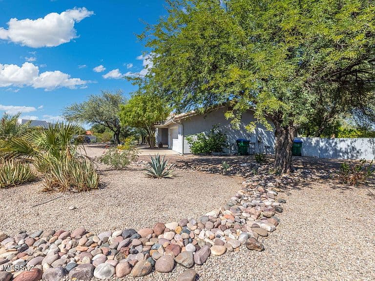 6900 W Hermitage Pl photo 2