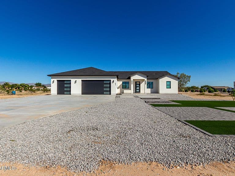 681 N Bruner Rd photo 3