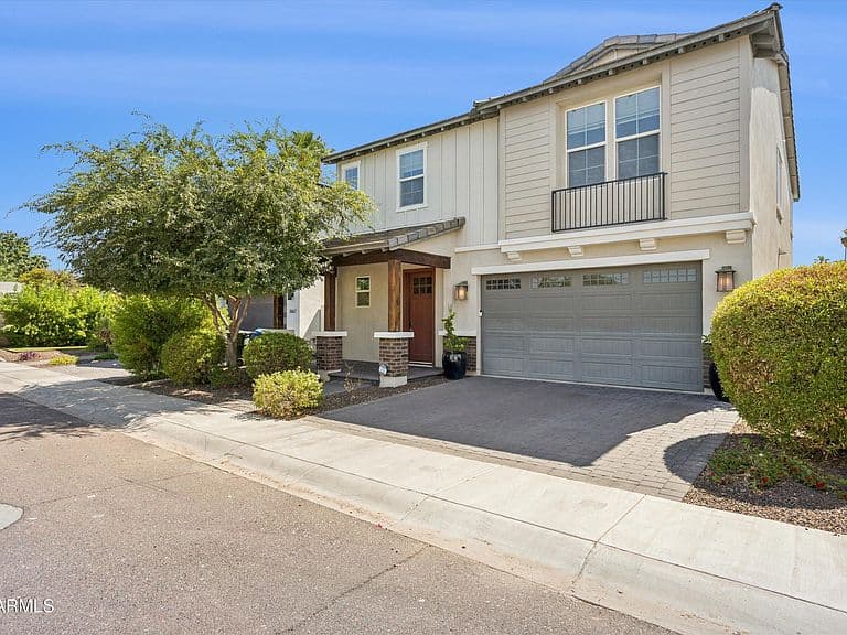 2663 N 54TH Street photo 1