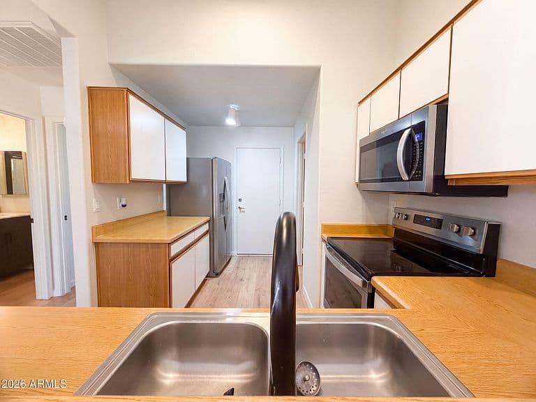 2756 S COMPTON -- photo 2