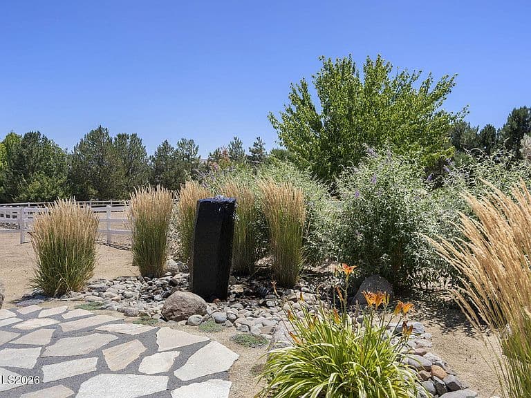 611 Rabe Way photo 5