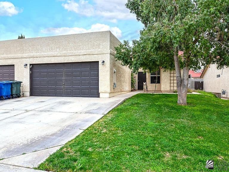 1643 W 12th Ln photo 1