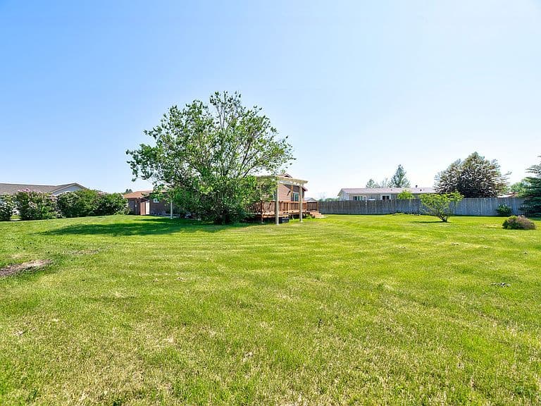 4583 Victoria Dr photo 5