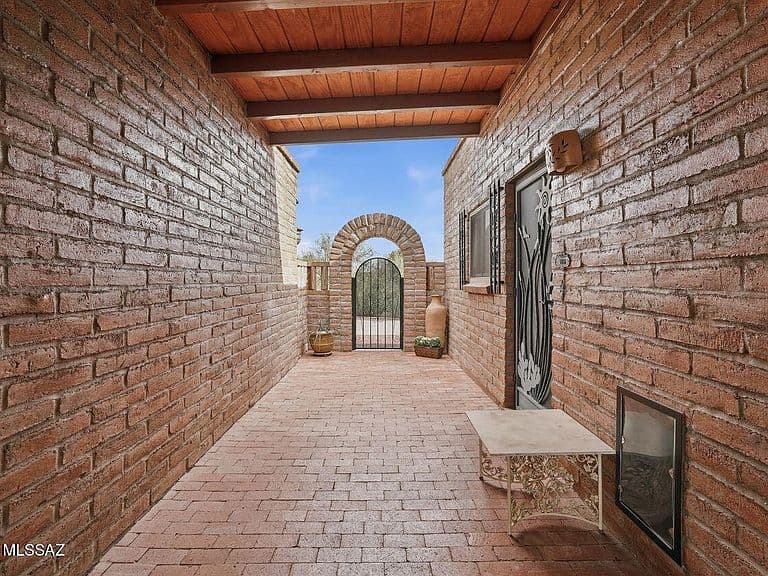 1806 S Calle Montanosa photo 2
