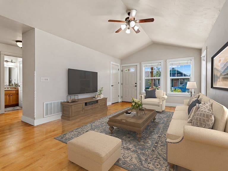 124 Snowberry St photo 2