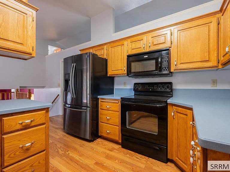 820 S Adam Ln photo 3