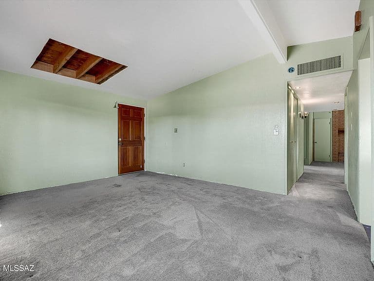 211 S Avenue B photo 5