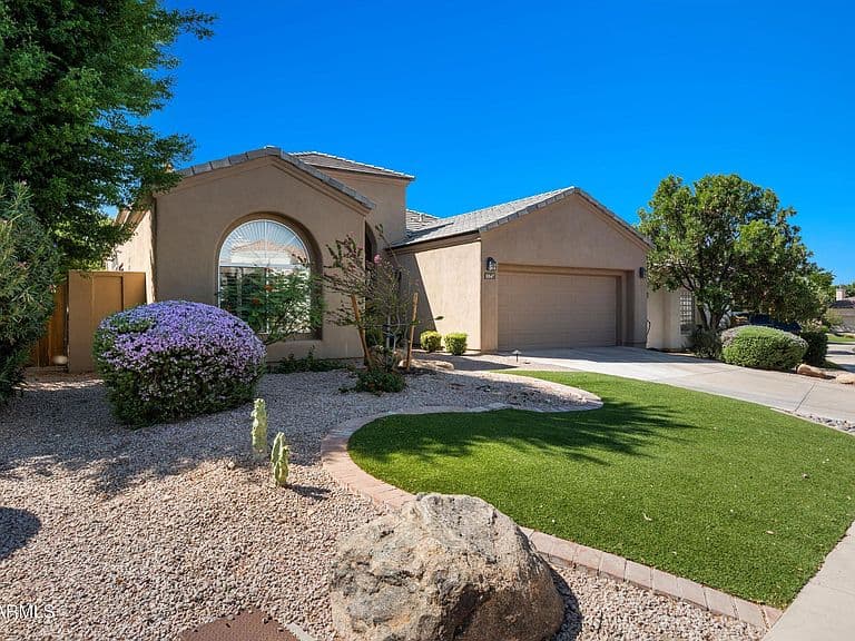 11847 E DEL TIMBRE Drive photo 1