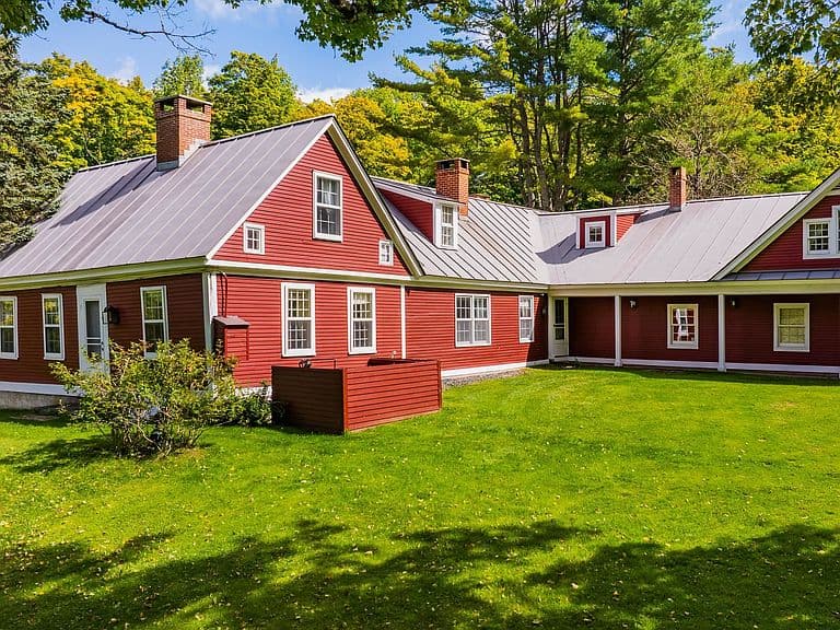 1419 Cloudland Road photo 3