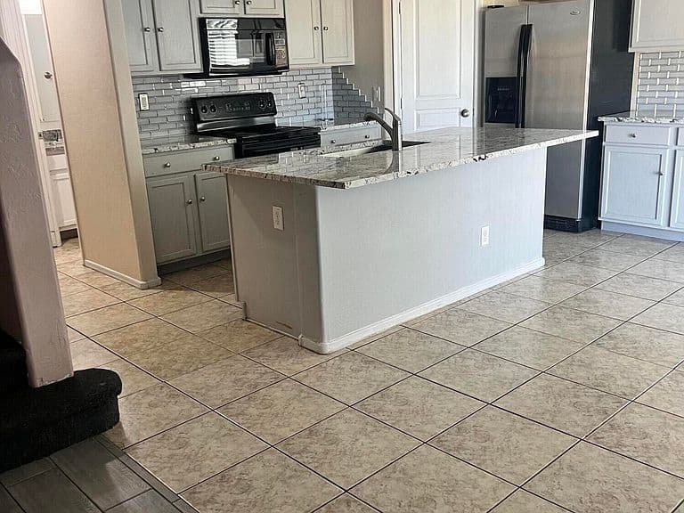 5906 S 16TH Drive photo 1
