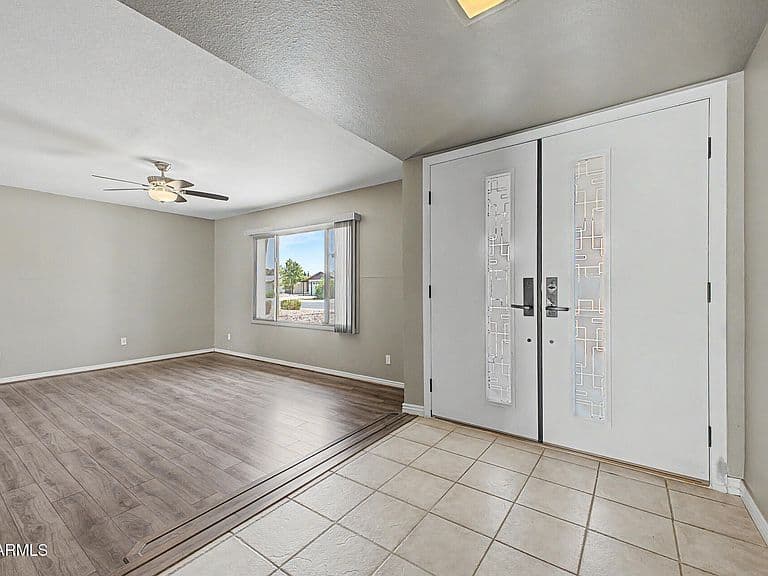 1304 E DUNBAR Drive photo 3