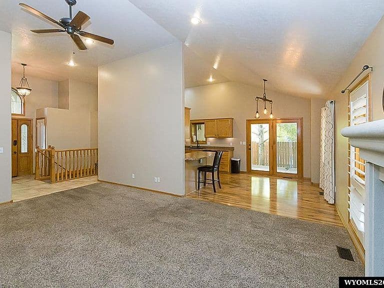 2426 Cripple Creek Dr photo 5