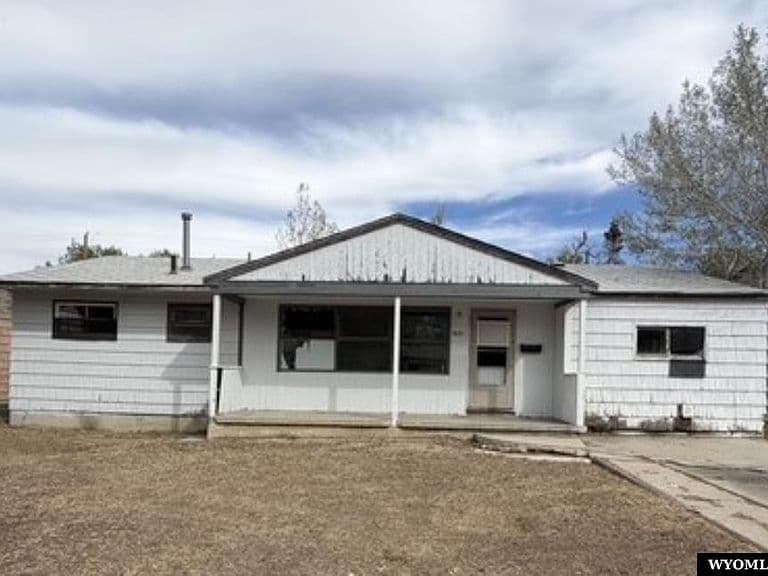 1625 Kit Carson Ave photo 1