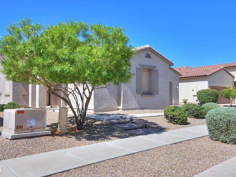 305 N RAINBOW Way photo 3