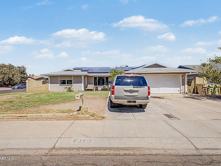 6834 W VERMONT Avenue photo 2