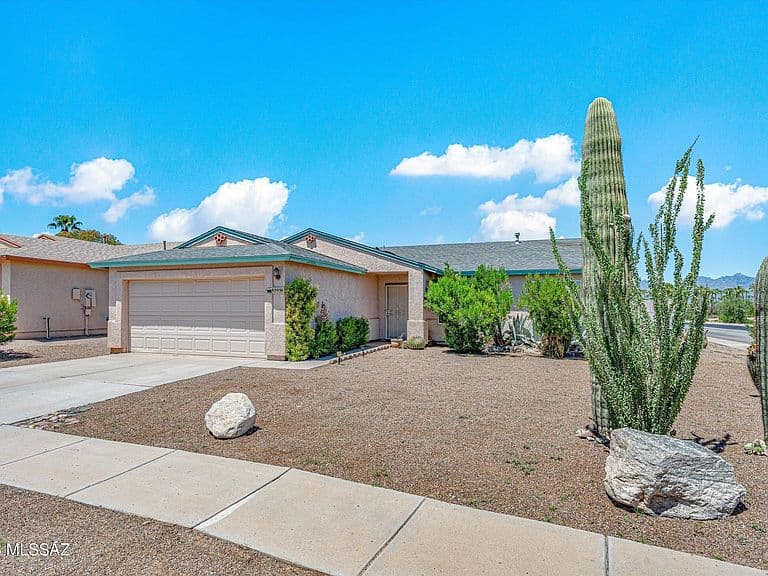 8999 E Fairway Groves Dr photo 2
