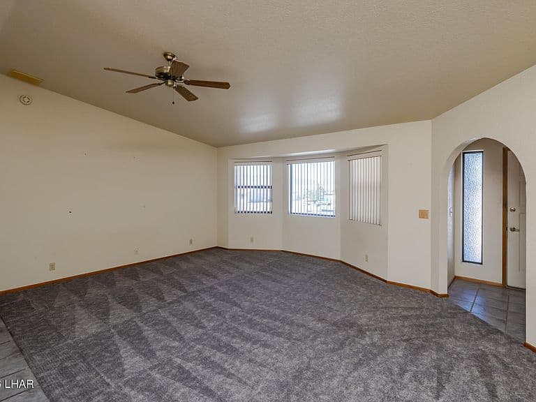 2586 Inverness Dr photo 5
