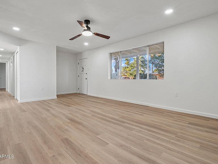 522 Phillip Dr photo 5