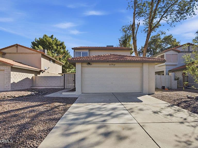 2668 W TEMPLE Street photo 2