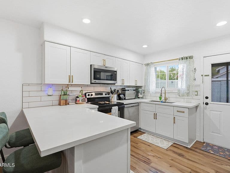 860 N MCQUEEN Road #1168 photo 2