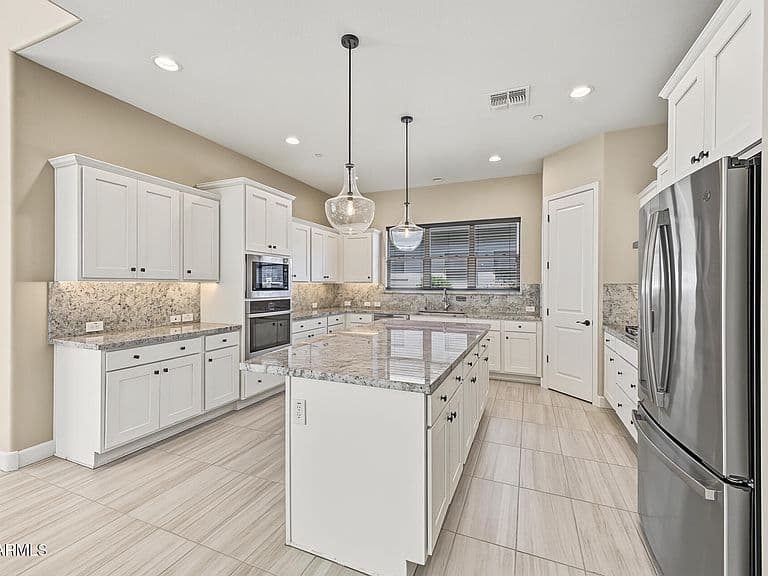 20726 W COLTER Street photo 3