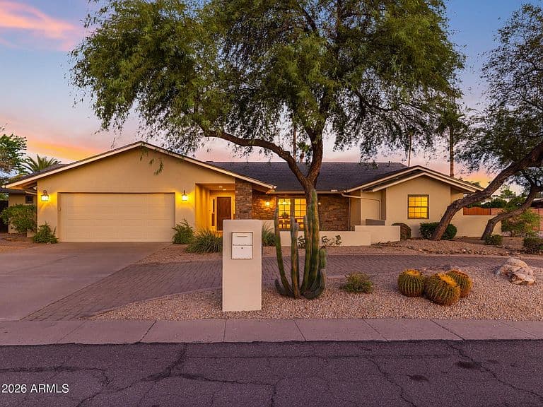 5905 E BERYL Avenue photo 1