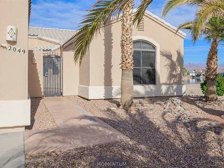 2049 E Lago Grande Place photo 4